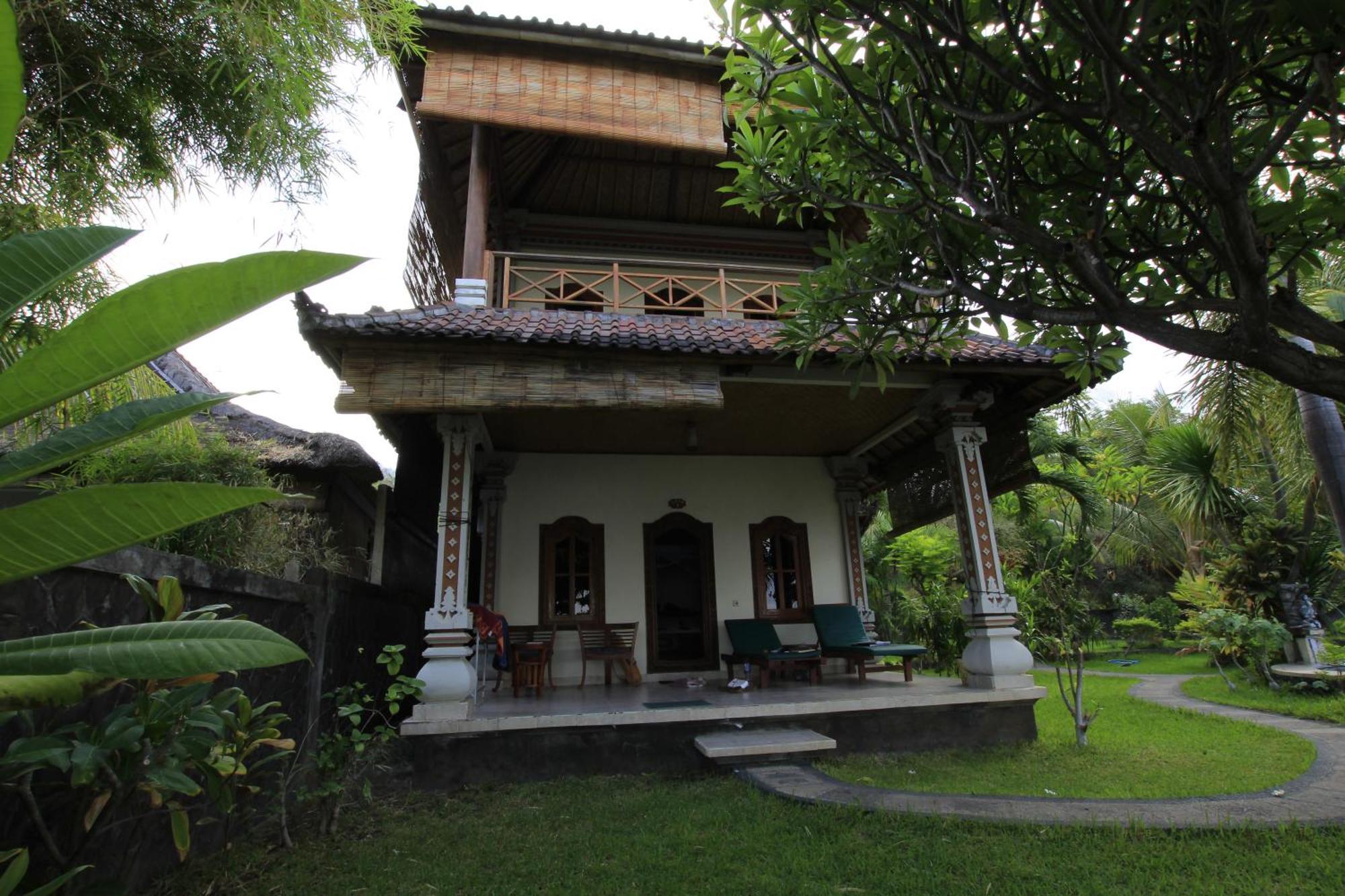 Ganesha Amed Hotell Rum bild